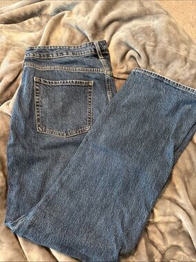 Old Navy medium wash women’s baby boot-cut jeans